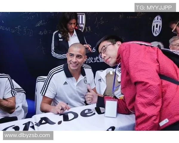 与世界足球巨星零距离接触 我的足球明星交情揭秘 与世界足球巨星零距离接触 我的足球明星交情揭秘