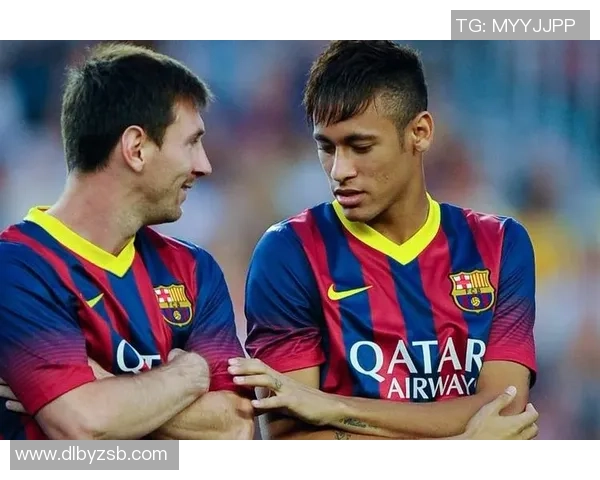 巴萨球星携子共赴足球场见证亲子时光展现温馨父爱