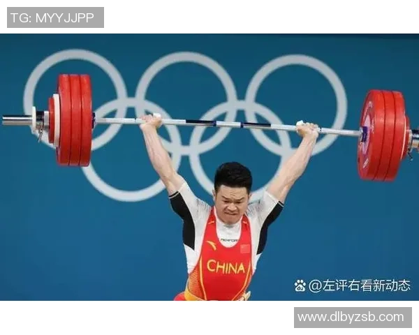 泰国足球传奇巨星的崛起与荣耀之路：从默默无闻到国际舞台的英雄